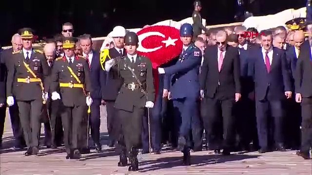 Devlet erkanı Anıtkabir'de: Erdoğan Anıtkabir Özel Defteri'ne bunları yazdı