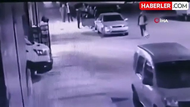 İzmir'de Markette Silahlı Saldırı: Polis Memuru Hayatını Kaybetti