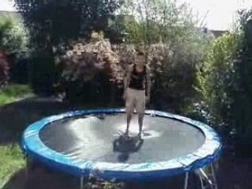 Trampoline chez moi backflip