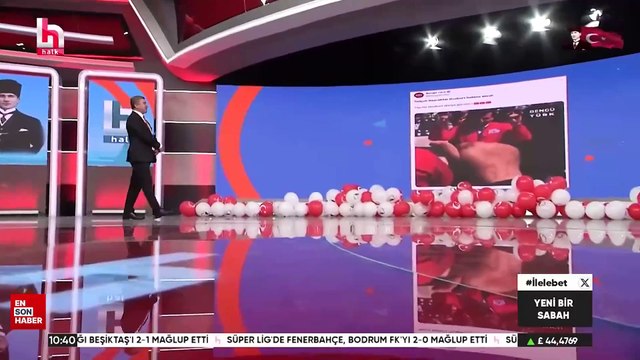 İsmail Küçükkaya'nın bozkurt işareti ile haber anonsu