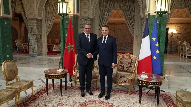 ماكرون يلتقي كبار المسؤولين في المغرب