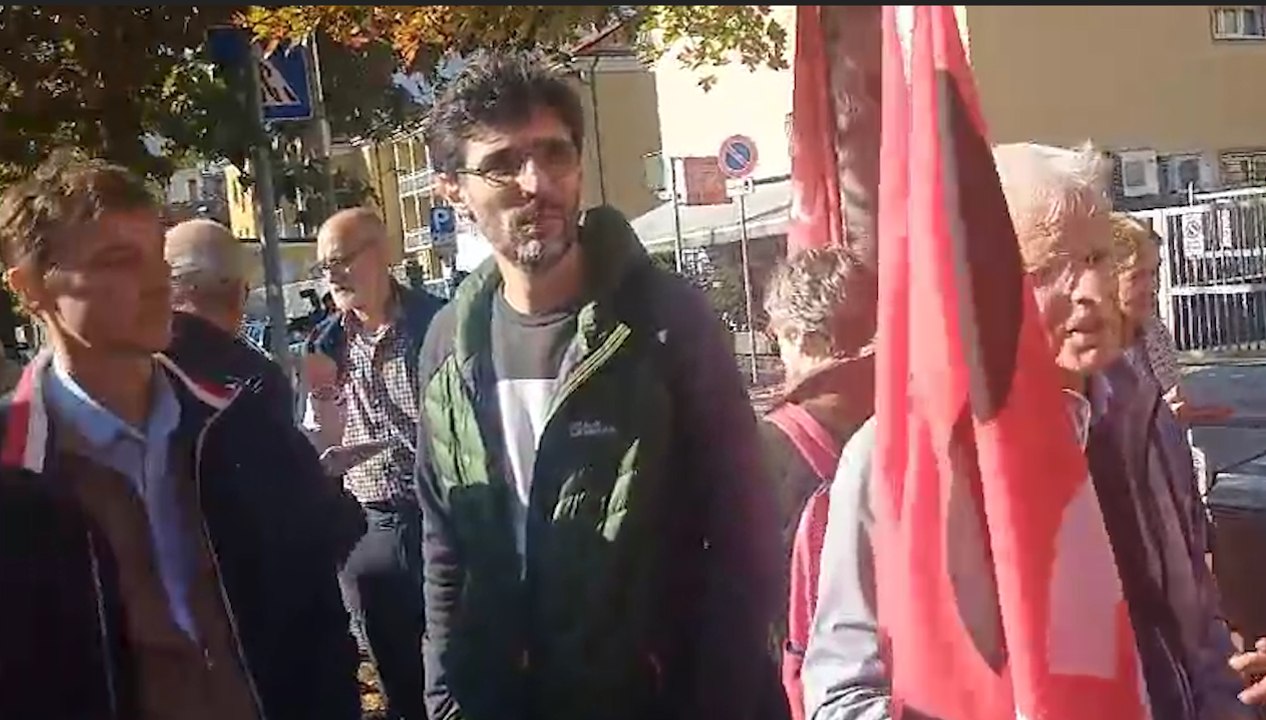 ?Basta tagli alla sanit? pubblica?: la protesta della Cgil all'ospedale Santa Chiara