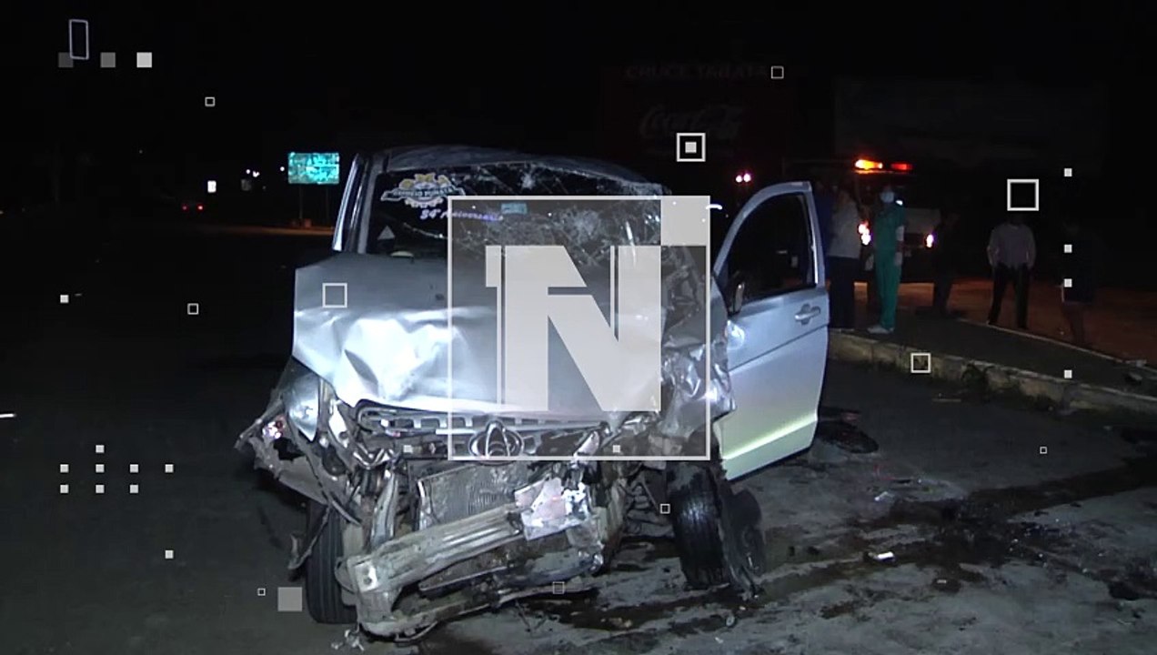 ¡Sin alumbrado! Aparatoso accidente en la carretera antigua a Santa Cruz deja ocho heridos