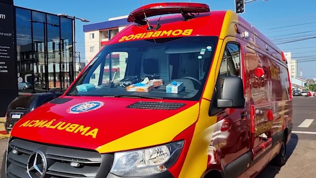 Colisão entre três veículos deixa motociclista ferida no Maria Luiza