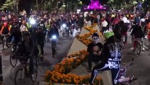 No Comment : au Mexique, les fantômes, les squelettes et les Catrinas... à vélo !