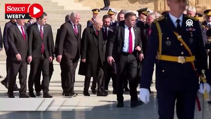 Dervişoğlu, Bahçeli ile tokalaştı