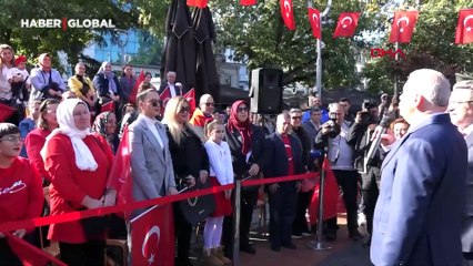 Trabzon'da "Bayrak dede"nin bayraktarlığında 29 Ekim coşkusu