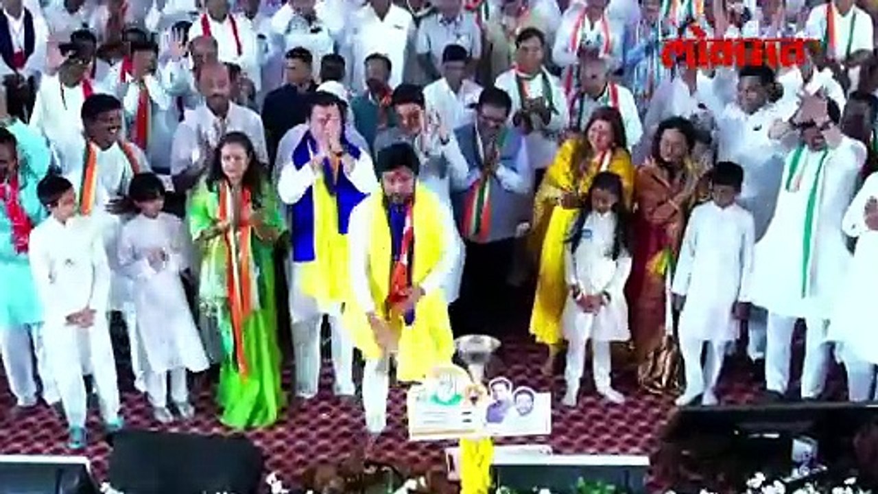 देशमुखांची सभा, भाजपचे माजी खासदार स्टेजवर आले, तेव्हा काय घडलं?