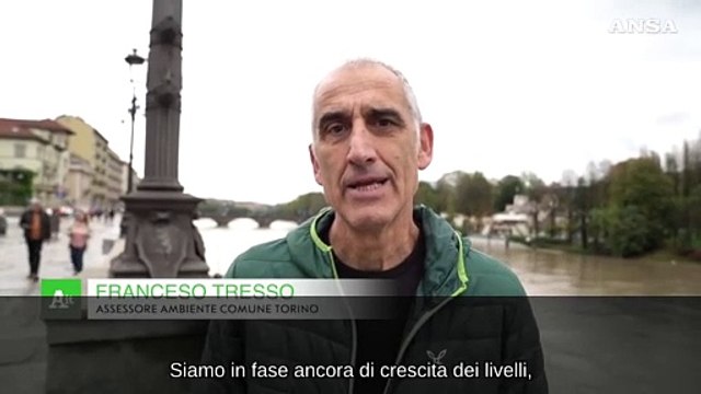 Torino, il Po allaga le banchine: chiusi i Murazzi