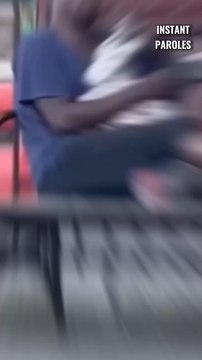 Cet homme sans-abri reçoit un précieux geste de la part d’un passant