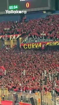 جماهير الأهلي ترج الملعب احتفالا بهدف إمام عاشور.. واعتراض جماعي من لاعبي العين