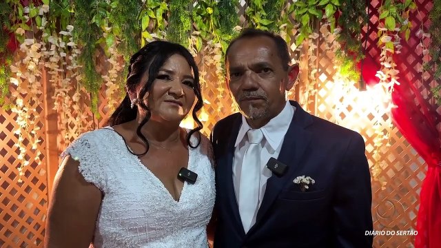 Após 32 anos juntos, casal de Cajazeiras realiza sonho de casar na igreja; eles têm três filhos