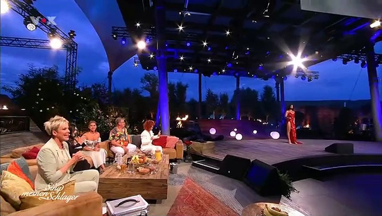 Conchita und Eko Fresh mit 'Lieder der Nacht' von Marianne Rosenberg