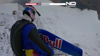 Il volo da record in tuta alare sulle montagne della Svizzera