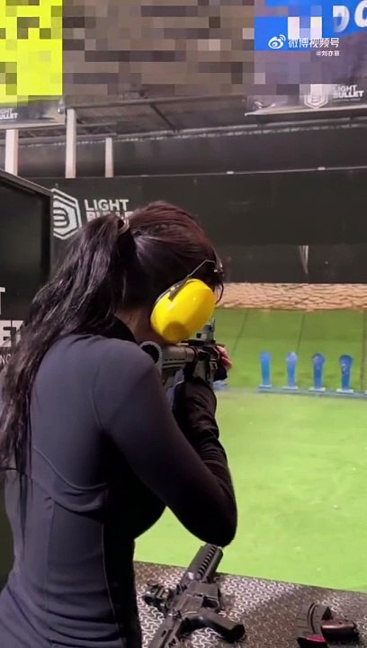 刘亦菲轻弹射击 Liu Yifei Light Bullet Shootting#刘亦菲