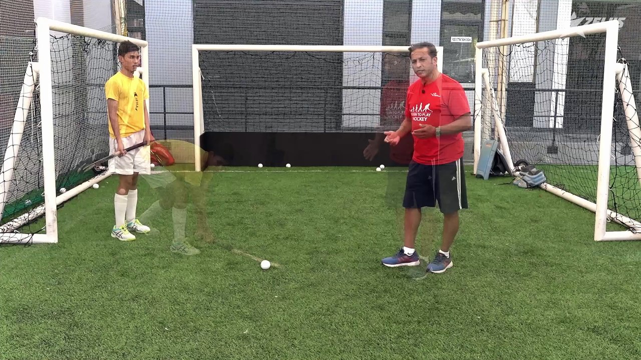 Hockey - Reverse hit