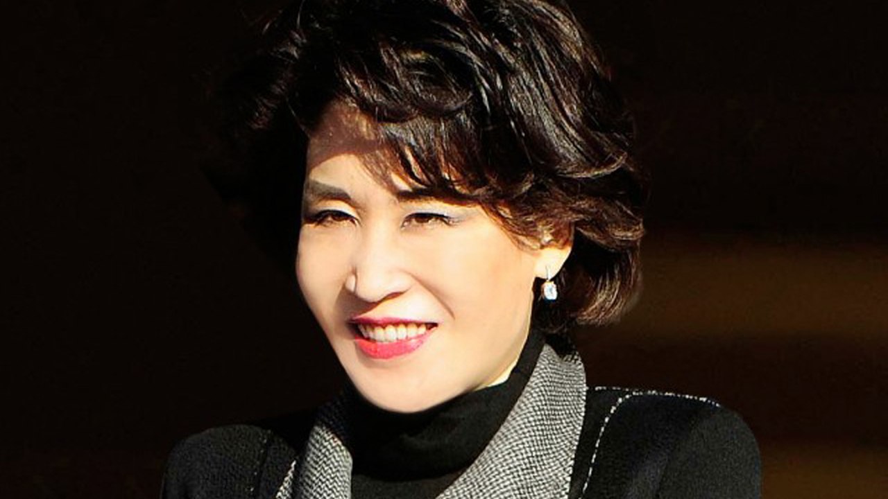 신세계 '남매 경영' 끝...정유경 회장 승진·이마트-백화점 계열 분리 / YTN