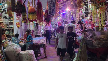 VIDEO: वाहन, ज्वेलरी, इलेक्ट्रॉनिक आइटम और कपड़ों की जमकर हुई खरीदारी