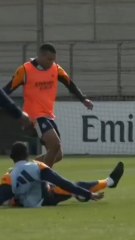 El roto de Mbappé a Rüdiger que es viral