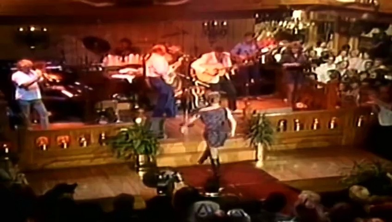 TANYA TUCKER — SAN ANTONIO STROLL /// CHEYENNE SALOON: TANYA TUCKER – LIVE IN CONCERT - VOLUME 3 · (2004)