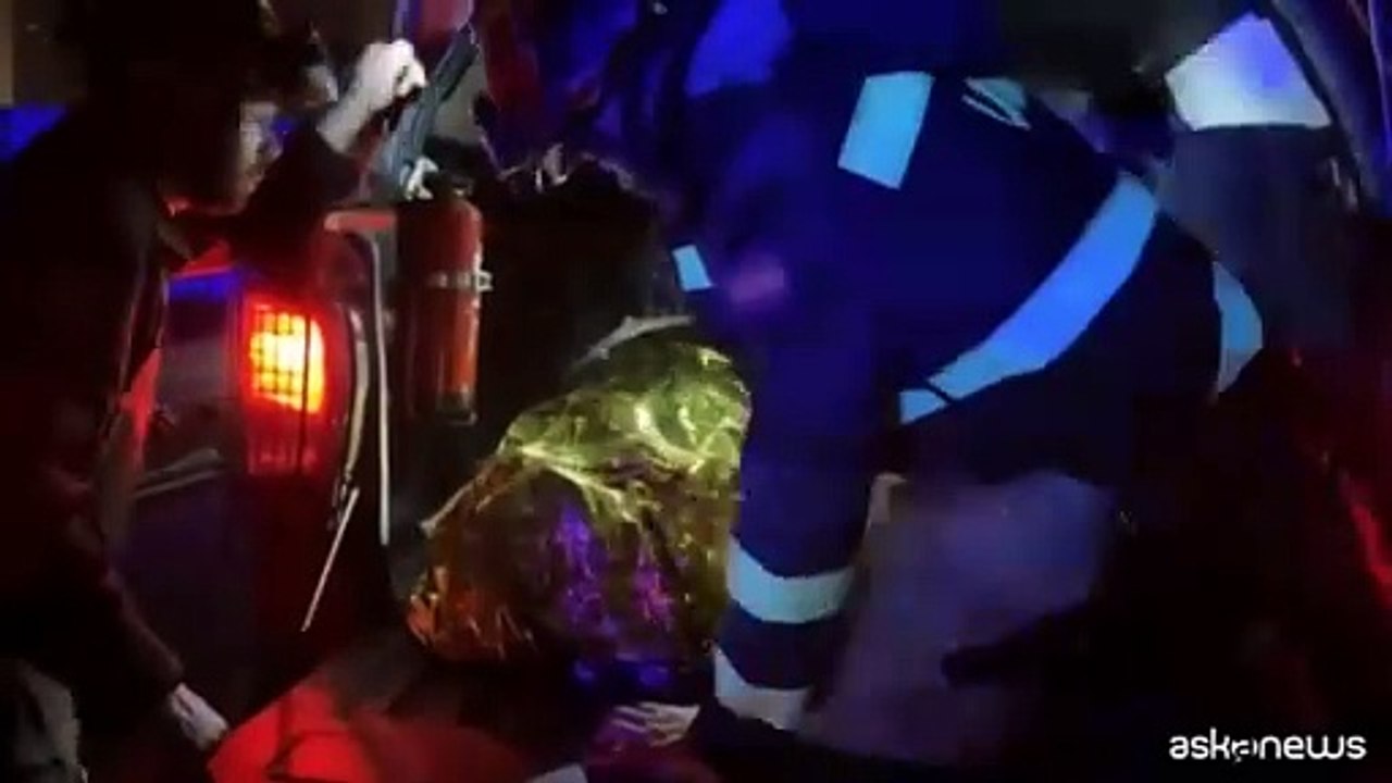 Piogge torrenziali a Valencia, per i servizi d'emergenza 51 morti