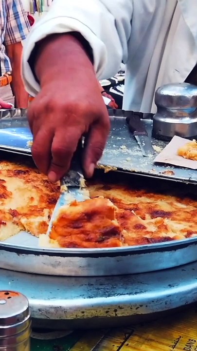 Je goûte aux spécialités marocaines à Tanger 