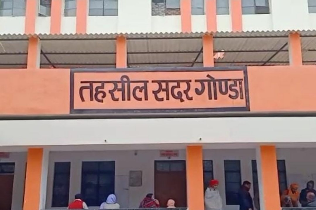 Gonda News: रिश्वत मांगने का वीडियो वायरल होने...