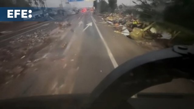 Situación en la carretera V31, conocida como Pista de Silla, a la altura de Masanasa, tras el temporal