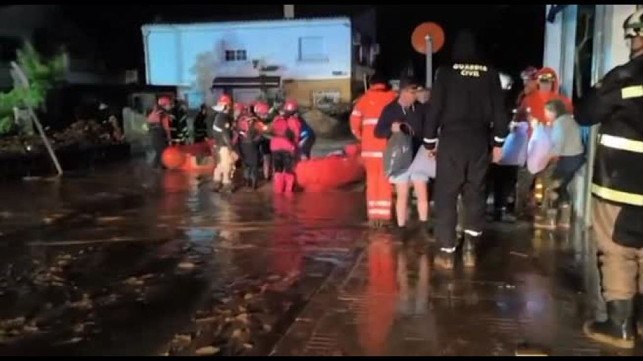 Piogge torrenziali a Valencia, per i servizi d'...