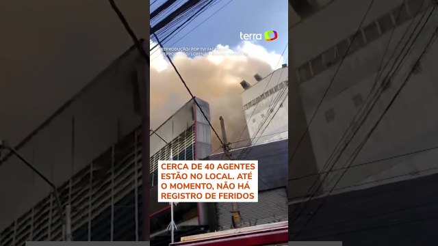 Incêndio atinge shopping no Brás, em São Paulo; 13 equipes dos bombeiros combatem chamas #shorts