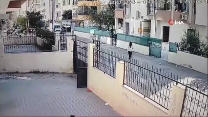 Boşanma aşamasındaki karısını kaçırmaya çalıştı! O anlar kameralara yansıdı