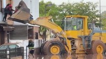 Spectaculaires opérations de secours face aux inondations en Espagne