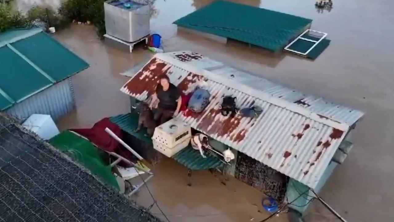Inondations en Espagne : les images aériennes filmées par les secours