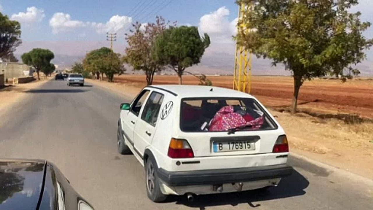 سكان بعلبك يفرون بعد إصدار الجيش الإسرائيلي إنذارا بالإخلاء