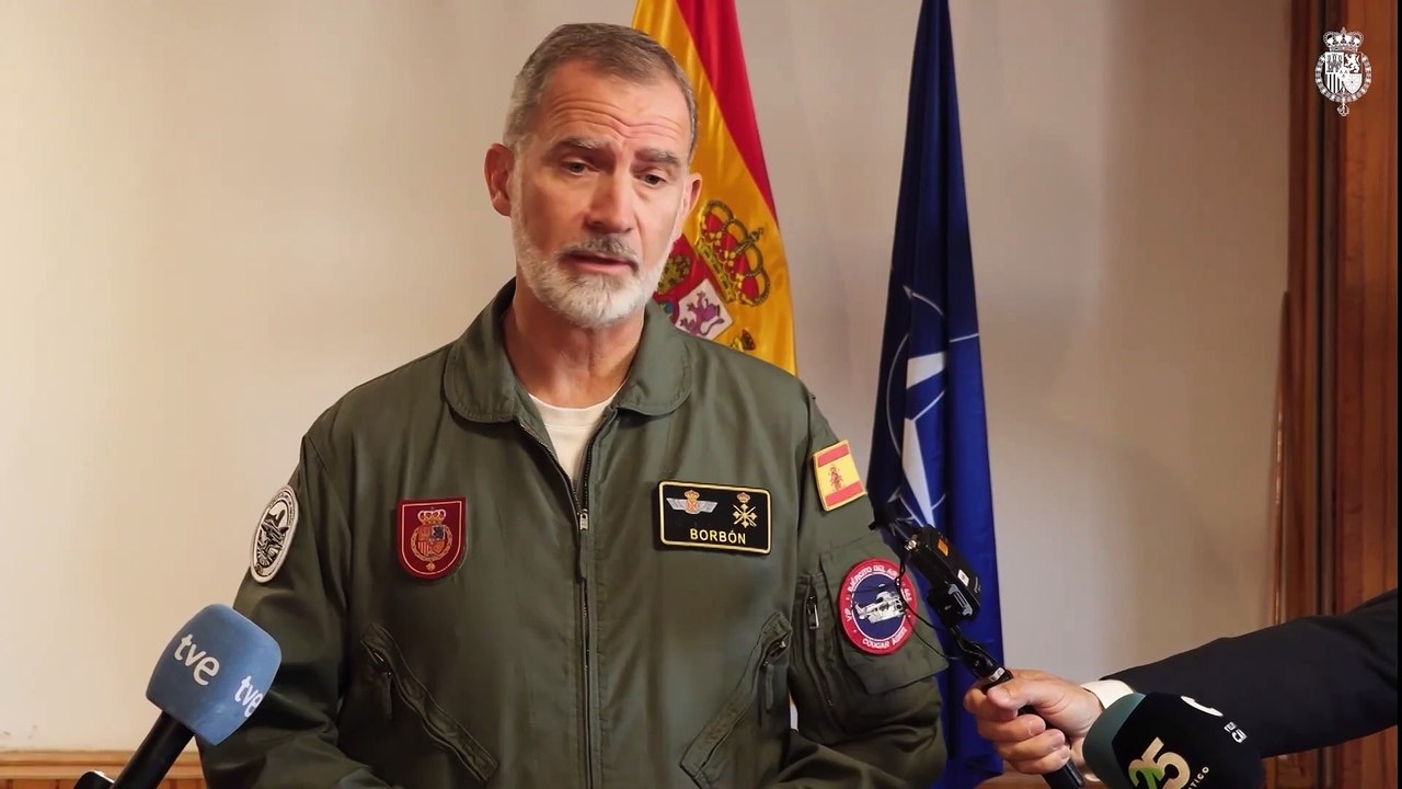 Felipe VI muestra su pésame por las víctimas de la DANA: "Se trabaja con todos los medios"