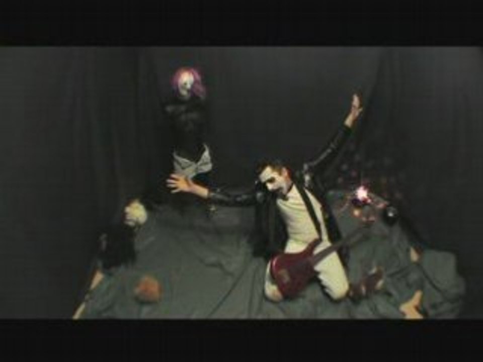 Paris Motel "Mal dedans, mal dehors" + interview