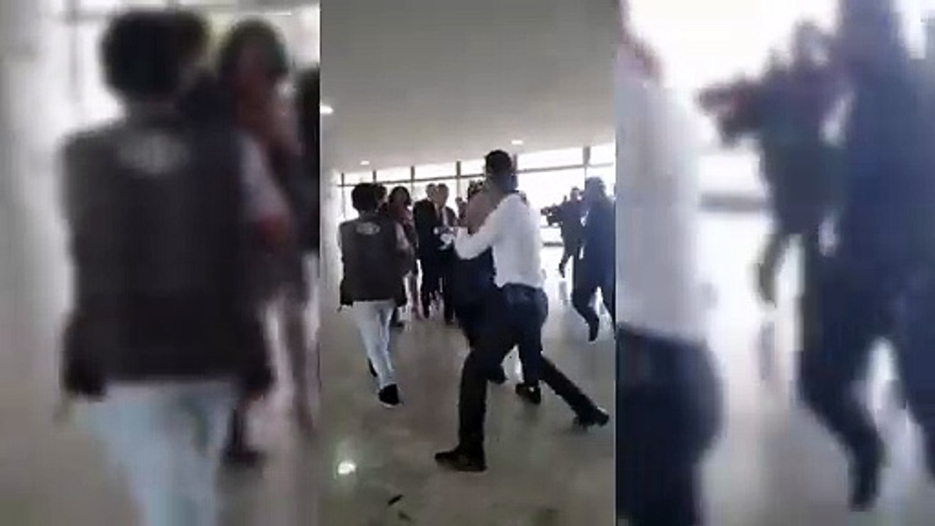 Mulher entra pelada no Palácio do Planalto