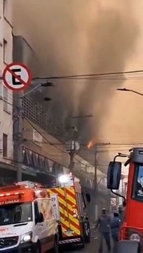 Imagens mostram início de incêndio em shopping de compras no Brás em SP