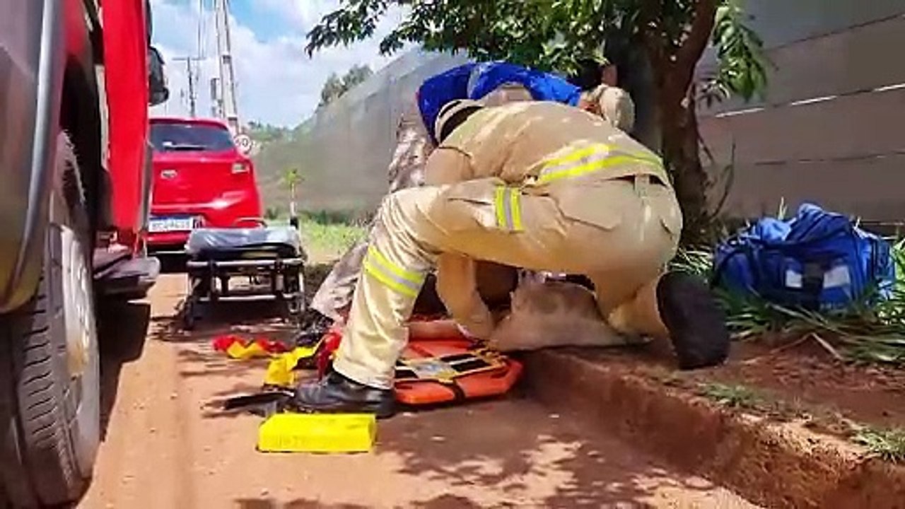 Homem fica ferido ao cair de bicicleta na Rua Olindo Periolo