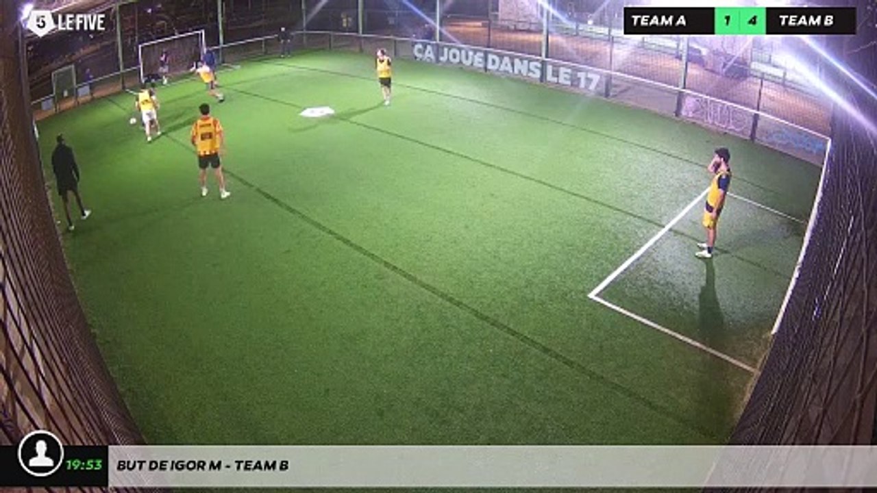But de Igor M - Team B