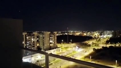 سرب من الطائرات المسيرة يستهدف شمال إسرائيل وصافرات الإنذار تدوي في نهاريا وعكا وحيفا