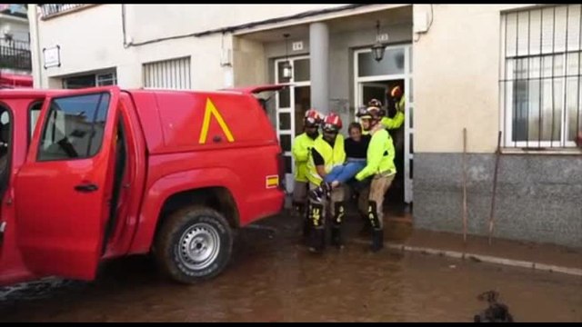 Spagna, si cercano dispersi: tre giorni di lutto per l'alluvione