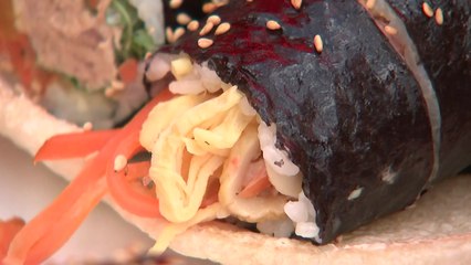 [뉴스타트] 김천 김밥축제 끝...화성 외계인·고양 고양이 축제는 어때요? / YTN