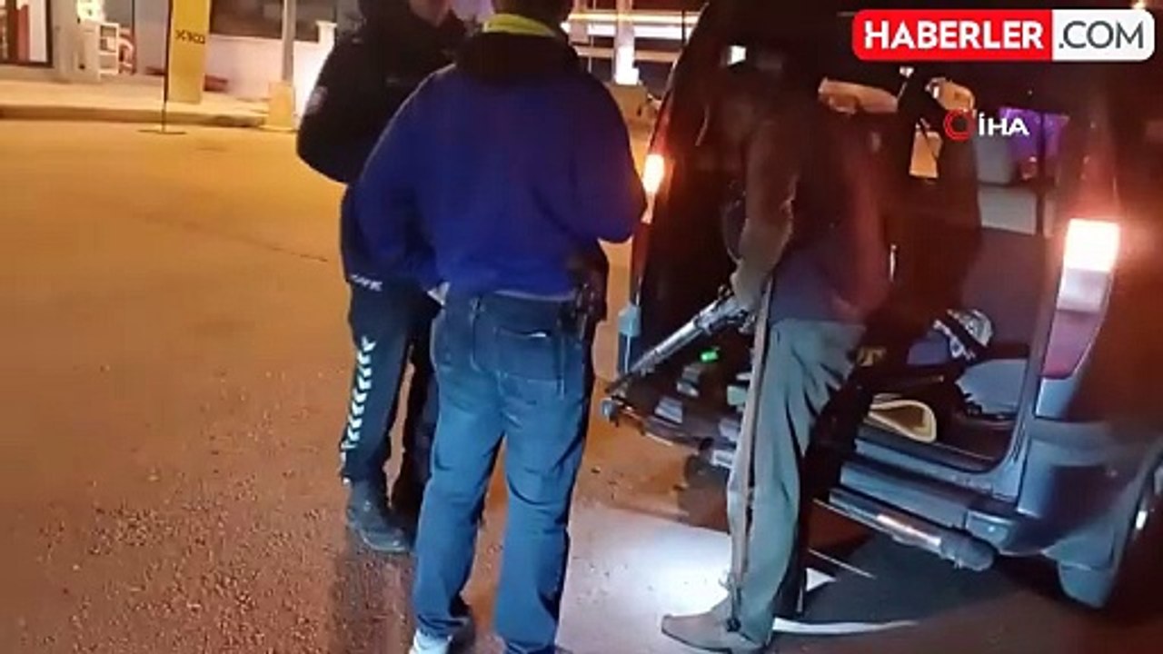 Çorum'da Trafik Polisinin Durdurduğu Araçta Tüfek Ele Geçirildi