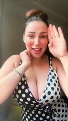 بنت تونسية فرحة تثير الإعجاب برقصها المميز 🎶