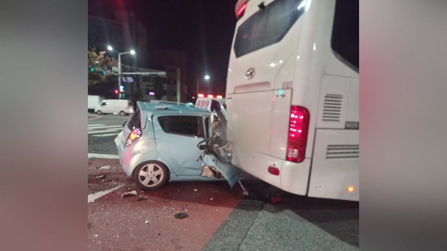 대전 오룡역 네거리 차량 3대 추돌...1명 경상 / YTN