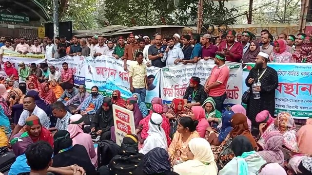 নকল নবীশদের চাকুরি সরকারি করার দাবীতে টানা ১১দিন জাতীয় প্রেসক্লাবের সামনে অবস্থান