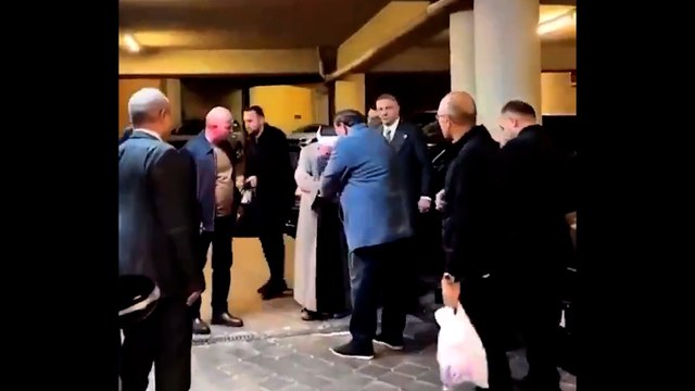 Cübbeli Ahmet'in Alaattin Çakıcı'nın elini öpmeye çalıştığı görüntüler sosyal medyada gündem oldu