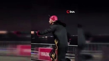 15 Temmuz Şehitler Köprüsü'nde şeytan kostümüyle koşan şahıs görenleri şaşırttı