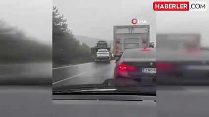 Yağışlı Hava TOGG Yüklü Tırı Kontrolden Çıkardı